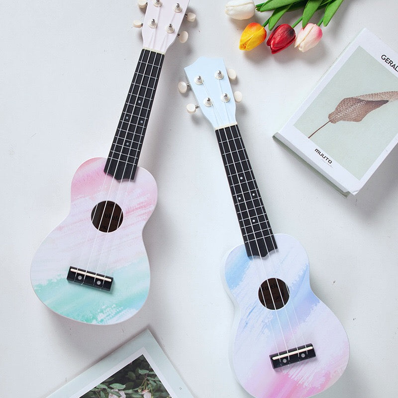 Укулеле с нарисованными узорами